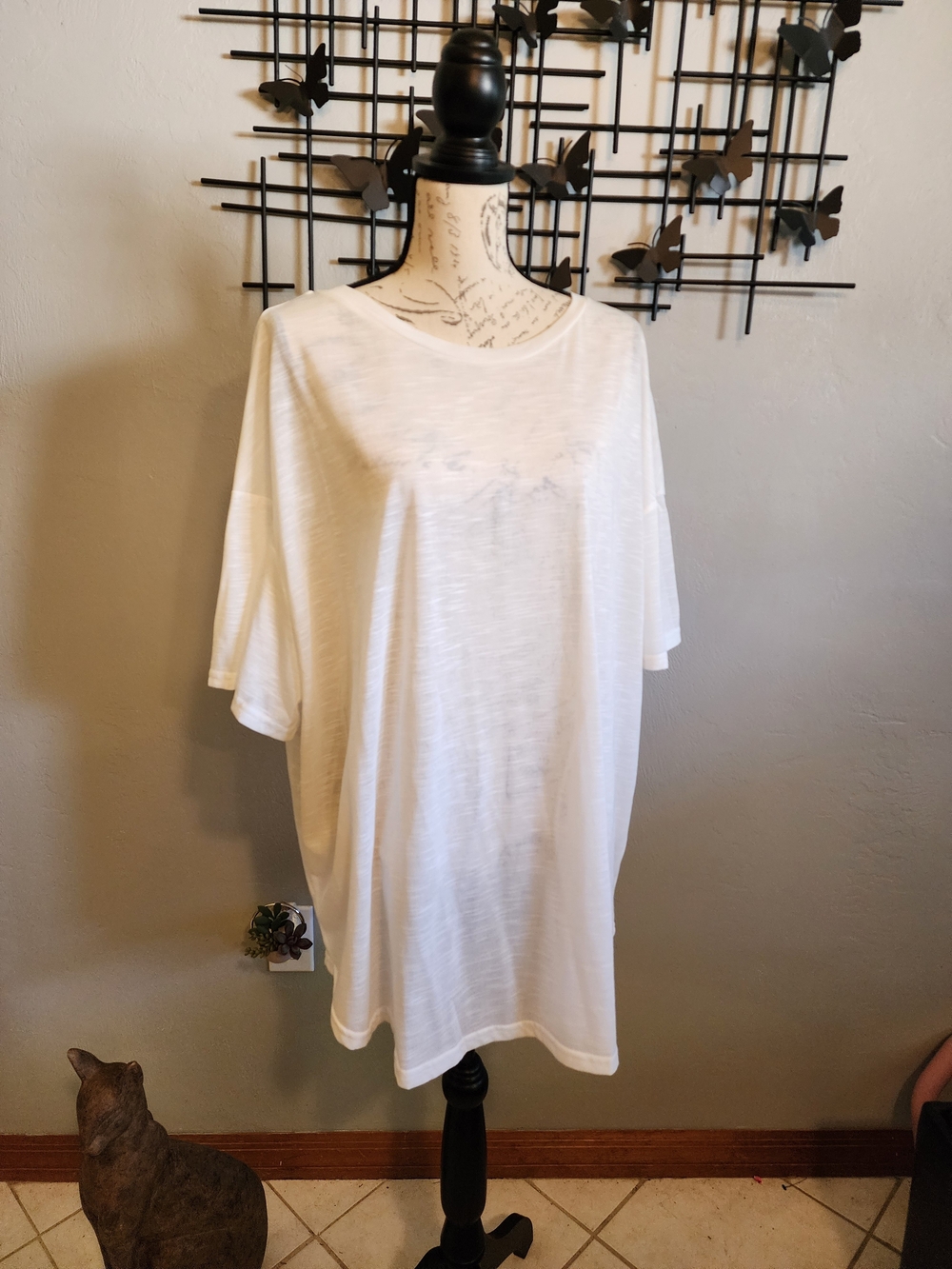 3 For $15! SHEIN White Women’s Relaxed Tunic Top